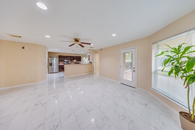 Building Photo - 6515 Autumn Thistle Dr