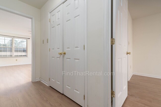 Building Photo - Modern 3BR 2.5BA w/ 1st Floor Master, Garage, Walk-in Closets near AWC Carlisle Barracks