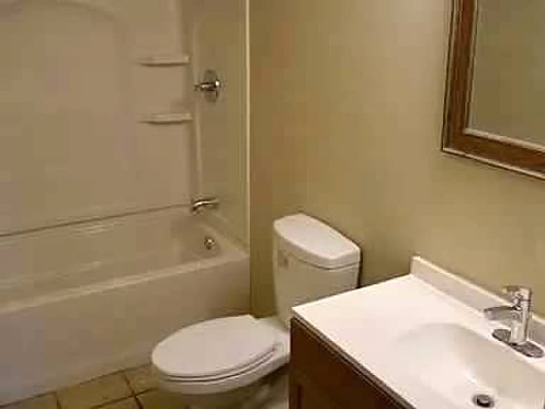 Building Photo - 1732 Burcham Dr