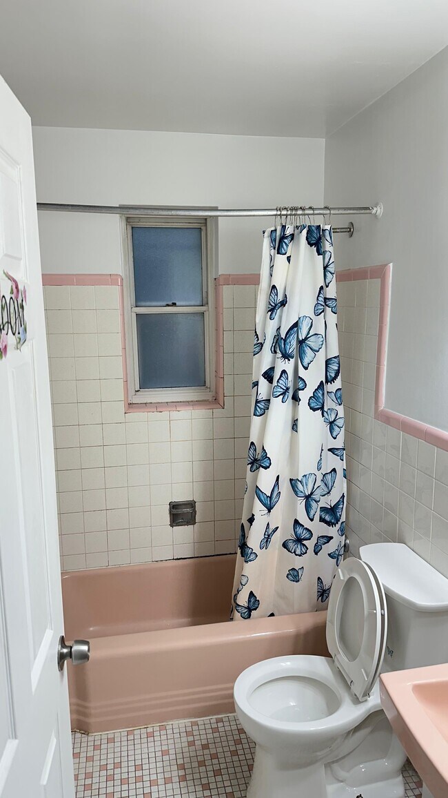 Building Photo - 2915 Mignon Ave