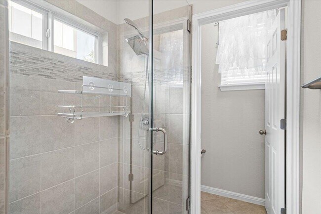 Building Photo - 9703 Sunny Swan Ct