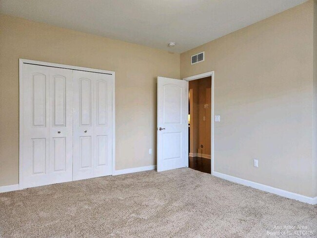 Building Photo - 5643 Arbor Chase Dr