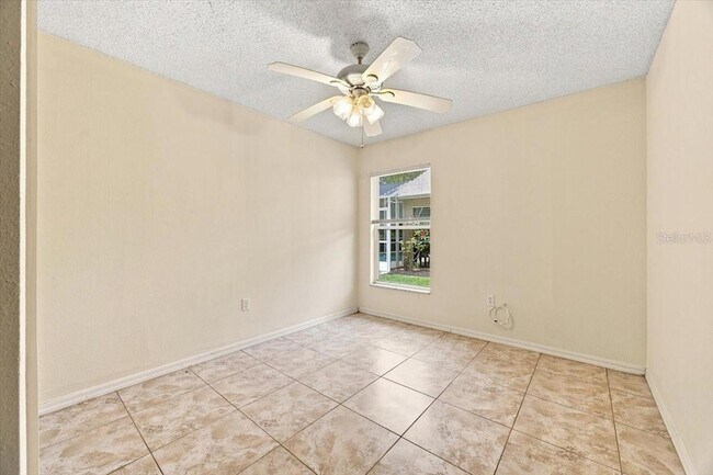 Building Photo - 2393 Paulette Dr