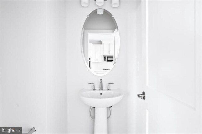 Building Photo - 42508 Invergordon Ter