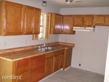 Building Photo - 3 br, 1 bath House - 637 S Miller Rd