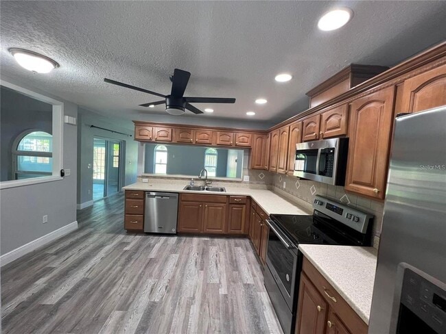Building Photo - 9930 Chesham Dr