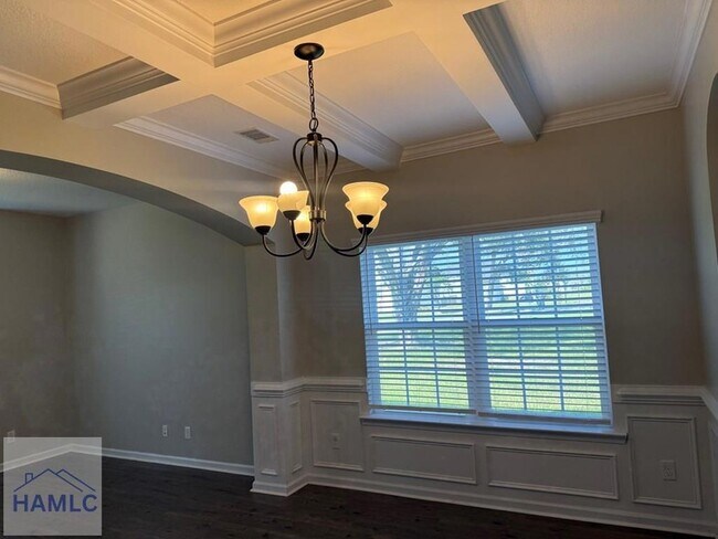 Building Photo - 50 Huntington Dr