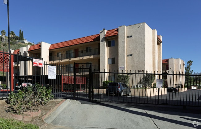 Primary Photo - Palm Circle Apartments