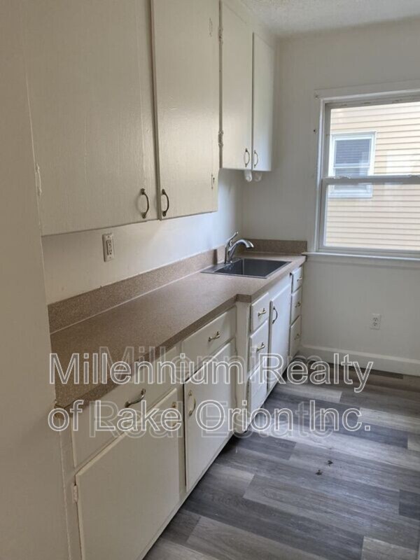 Building Photo - 78 E Fairmount Ave