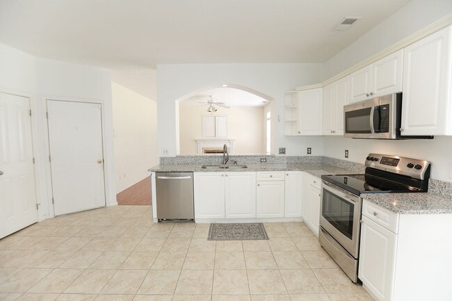 Building Photo - Gorgeous 5 Bedroom Rental in Virginia Beach