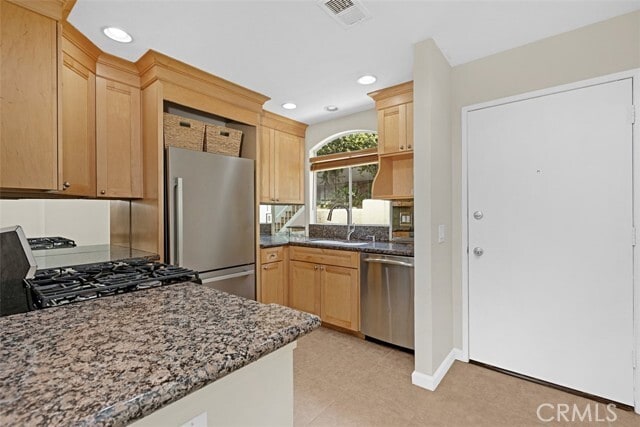 Building Photo - 30902 Club House Dr