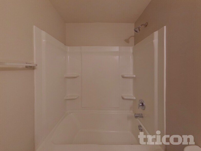 Building Photo - 437 Brookfield Dr