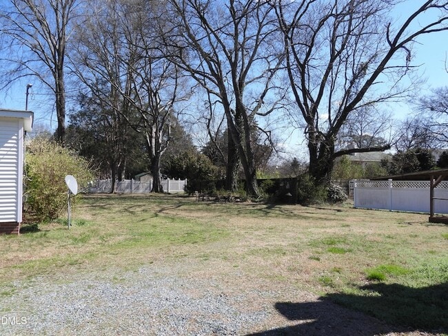 Building Photo - 483 W Salisbury St