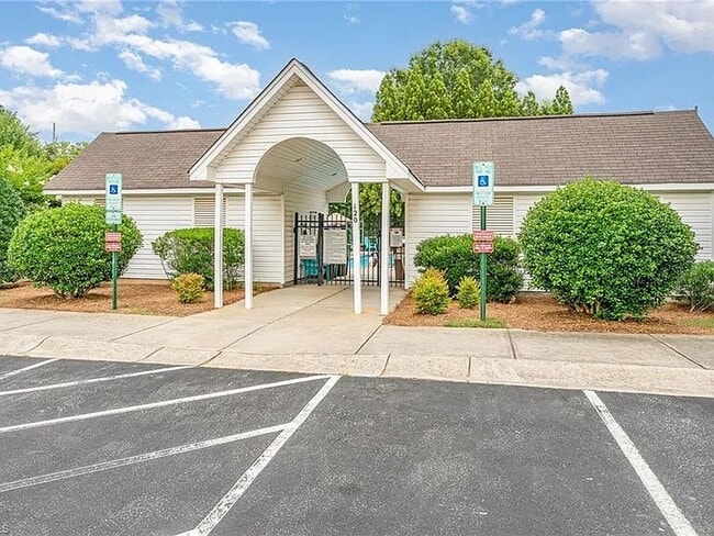 Building Photo - 660 Grasswren Way