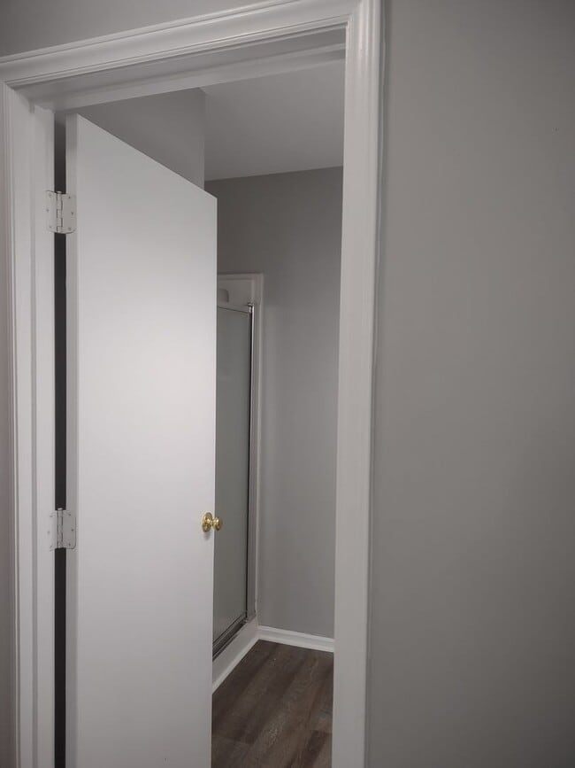 Building Photo - ****MOVE IN SPECIAL****Fabulous Upgraded Three Bedroom/Two Bath Townhome - Walking Distance to Le...