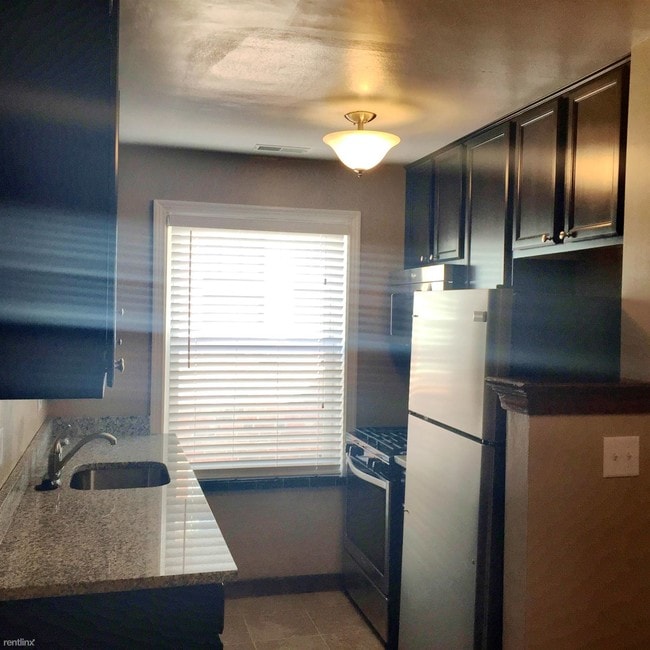 Building Photo - 1035 Claytonia Ter