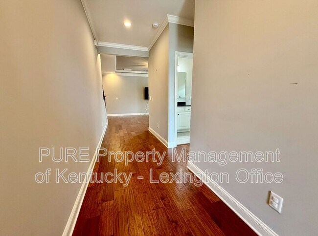 Building Photo - 242 Ikebana Dr