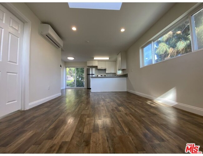 Building Photo - 4567 Yellowstone St