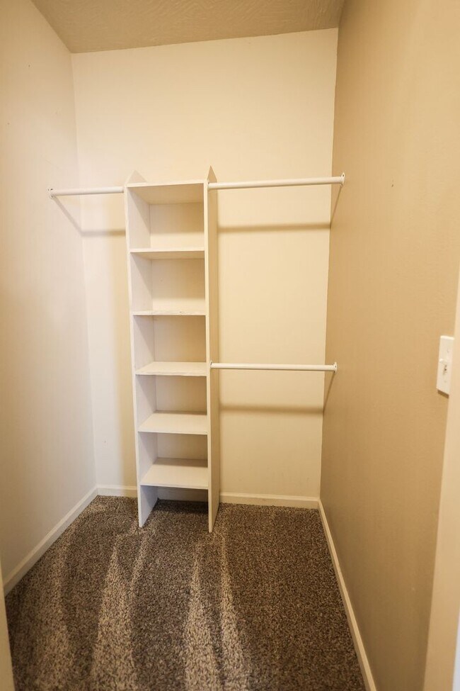 Building Photo - 414 E Harrison St