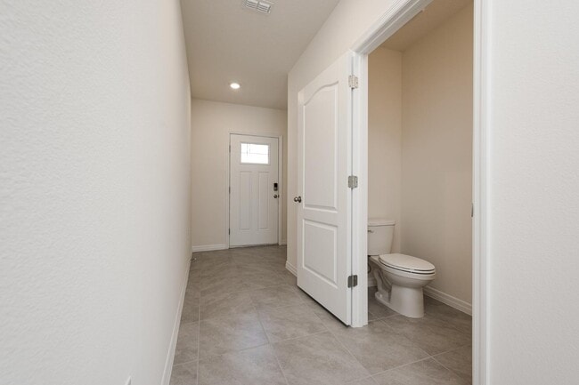 Building Photo - 41 Bella Oaks Dr
