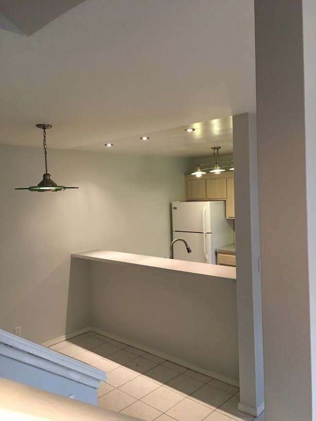 Building Photo - 389 Half Moon Ln