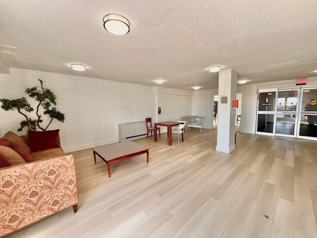 Building Photo - 4515 Willard Ave