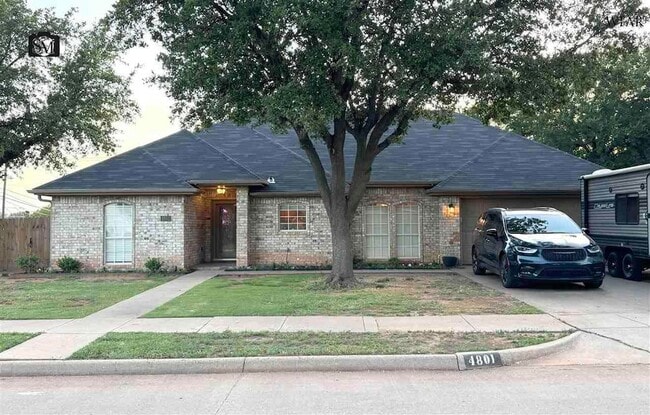 Building Photo - 4801 Shenandoah Dr