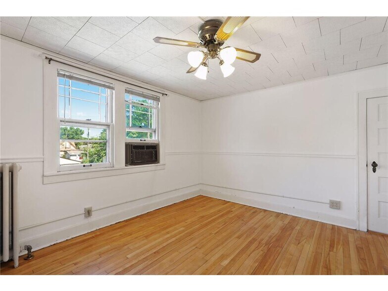 Building Photo - 620 Asbury St