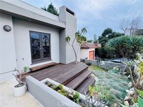 Building Photo - 2616 Walnut Ave