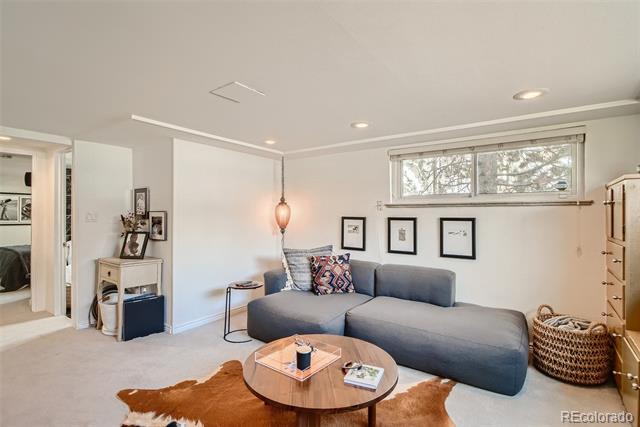 Building Photo - 965 S Fillmore Way