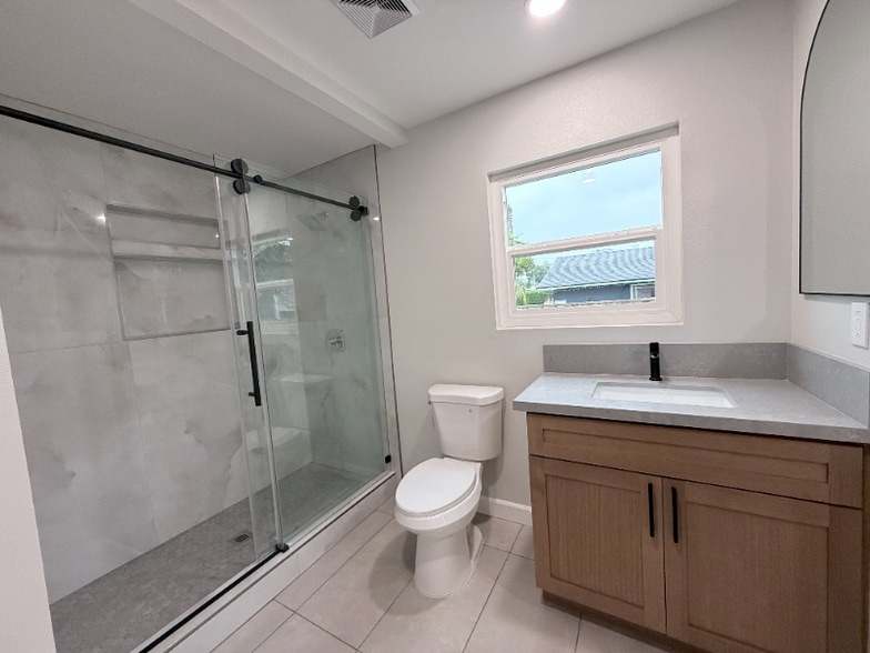 Building Photo - 7182 El Verano Dr