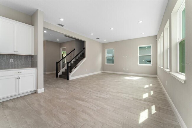 Building Photo - 13254 McMillan Dr