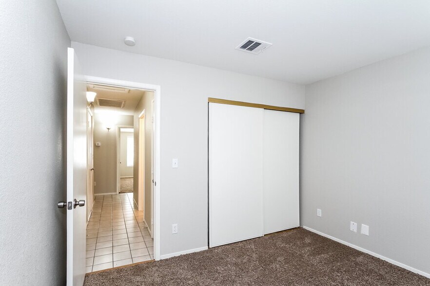 Building Photo - 175 Mirador St