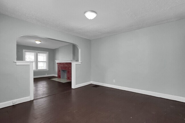 Building Photo - 1125-1127 E 20th Ave