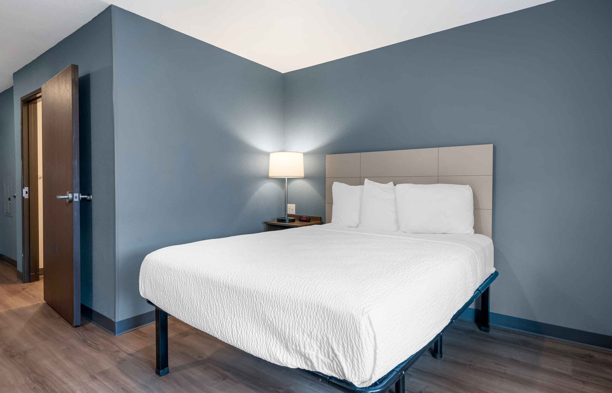 Building Photo - Furnished Studio-Melbourne - West Melbourne