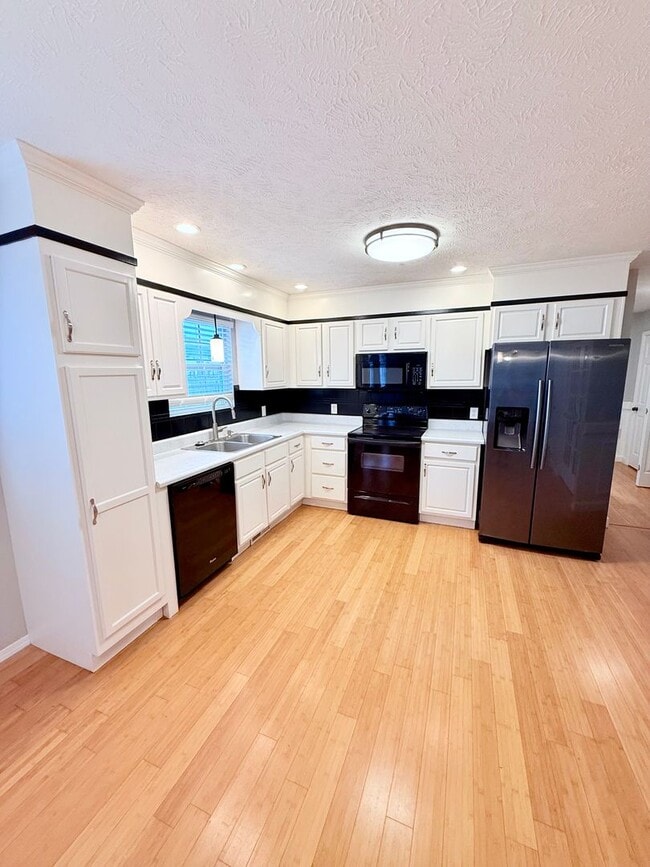 Building Photo - Bent Tree Subdivision - 4 BR - 2 Living Areas - 3 Car