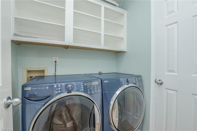 Building Photo - 521 Shakespeare Dr