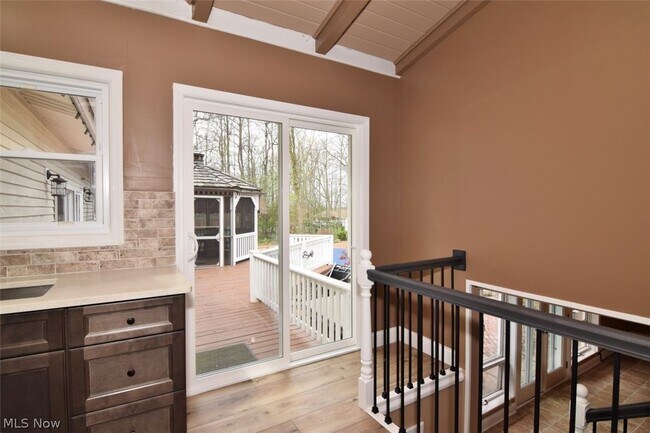 Building Photo - 381 Hickory Hill Rd