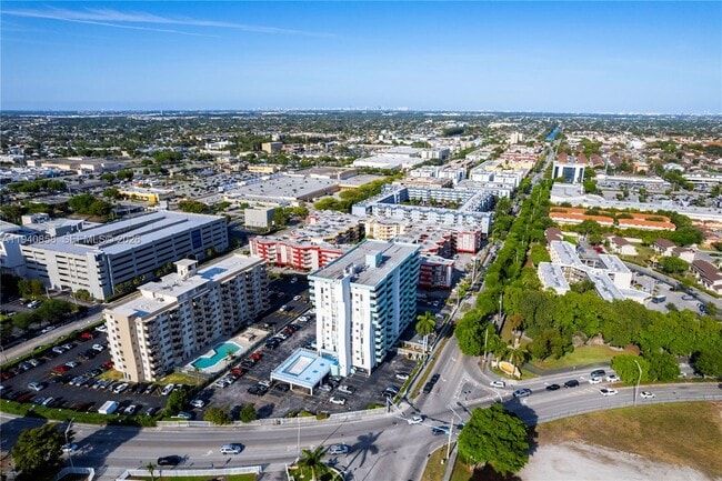 Building Photo - 1825 W 44th Pl