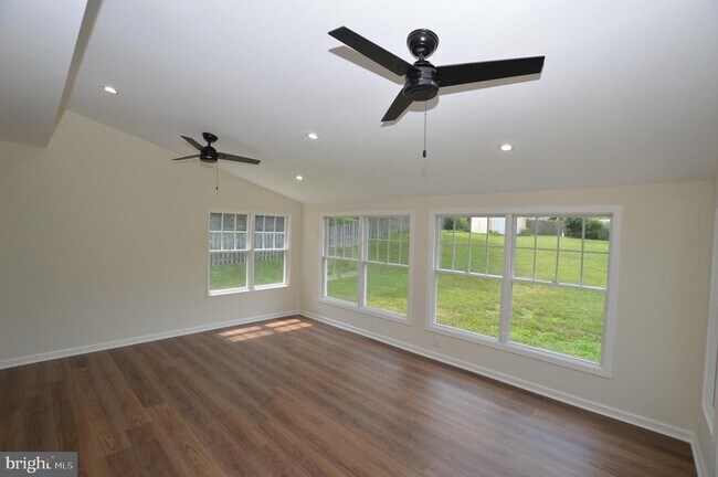 Building Photo - 2712 Bartlett Ln