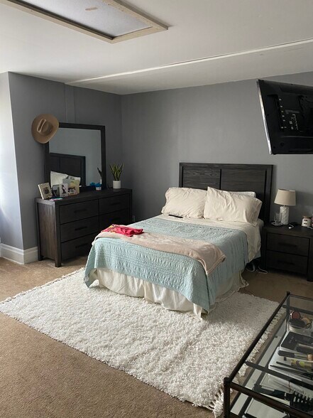 Building Photo - 5128 Keystone St