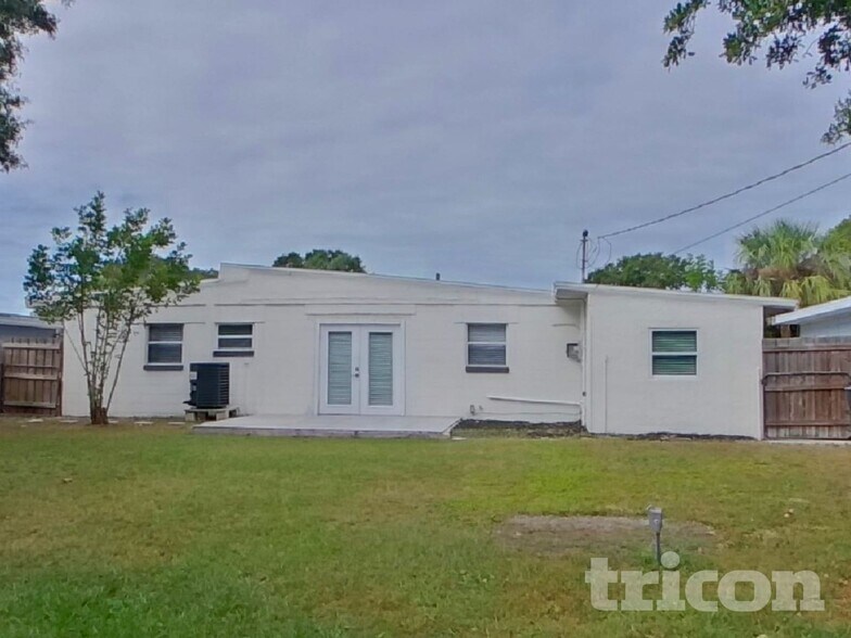 Building Photo - 5827 10th St N