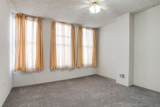 Building Photo - Two Bedroom Two Bathroom House In Baltimore City