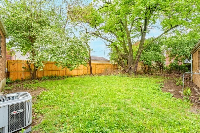 Building Photo - Charming 2-Bedroom Home in Dayton's Belmont Neighborhood