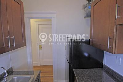 Building Photo - bedroom in Boston MA 02215