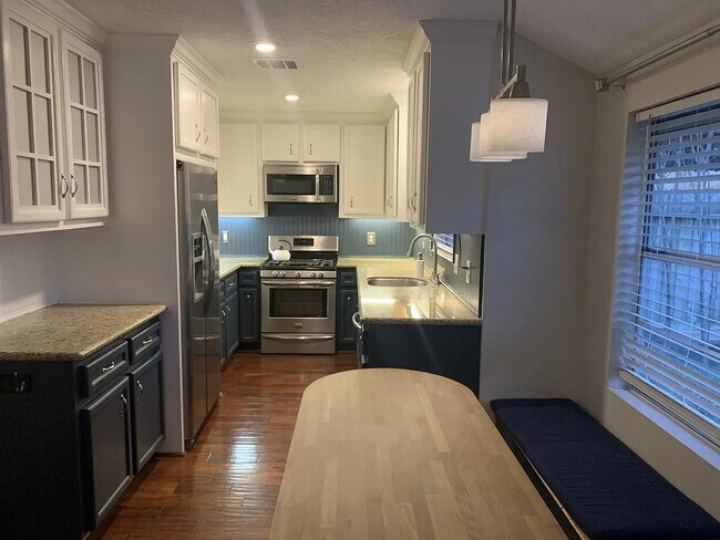 Building Photo - 6318 Leaf Arbor Dr