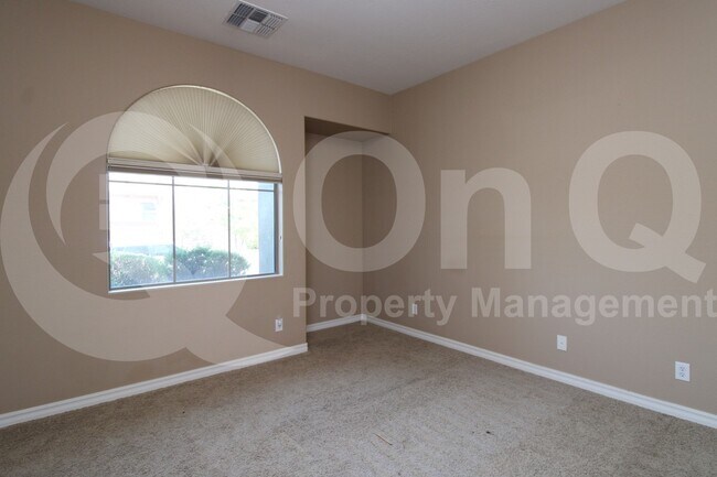 Building Photo - 291 W Yellowstone Way