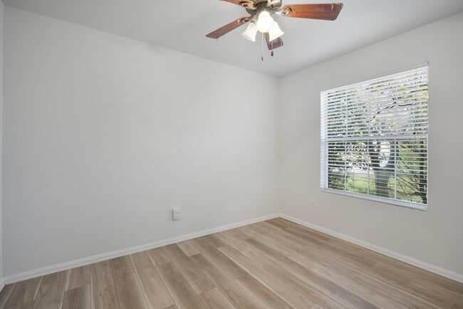 Building Photo - 903 Haynes Dr