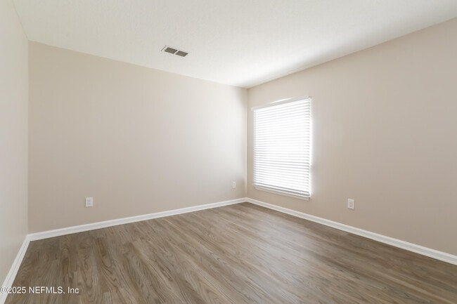 Building Photo - 683 Southland Ln