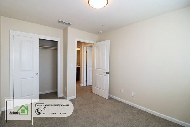 Building Photo - 810 Mission De Oro Dr
